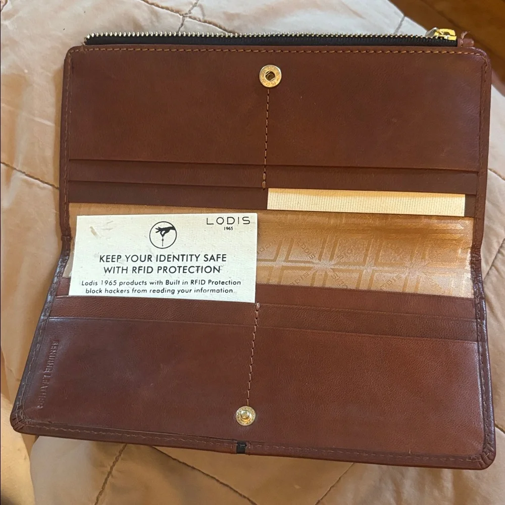 LODIS Brown Leather RFID Wallet NWT - Picture 2 of 2